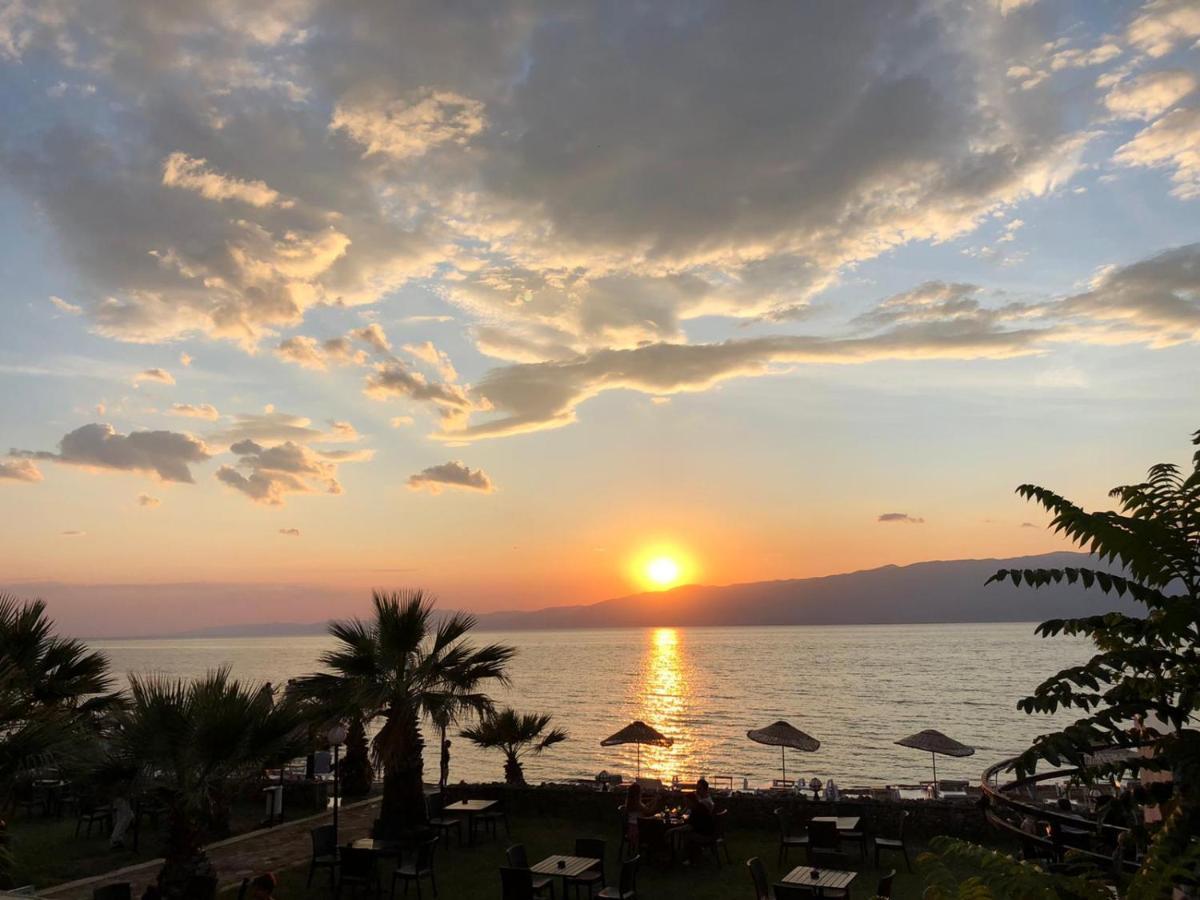 Afytos Oeren Park Mtk Hotel Exterior photo
